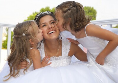 Braut mit Kindern